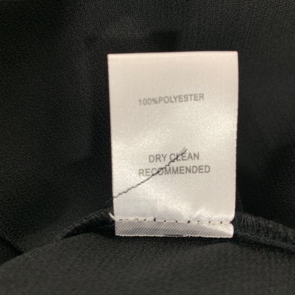 Ali & Jay Off The Shoulder Dress - Picture 7 of 7